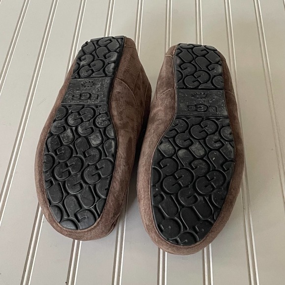 UGG Ascott Men’s Brown Shearling Slippers size 13
